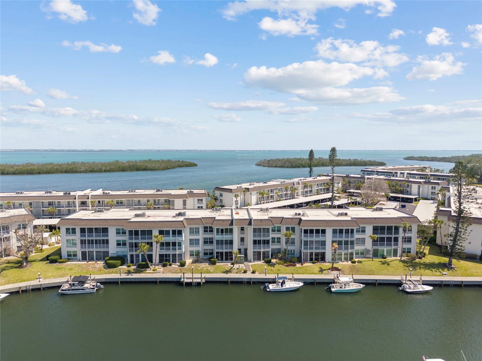 LONGBOAT HARBOUR - Residential