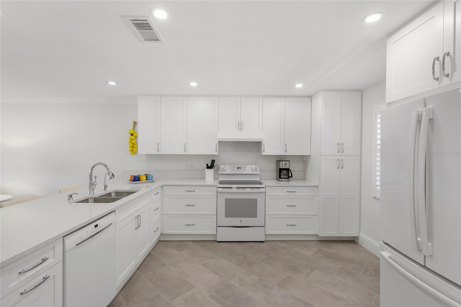 LONGBOAT HARBOUR - Residential