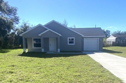 Photo of 15632 Tangerine Avenue, Tavares, FL 32778 (MLS # G5119545)