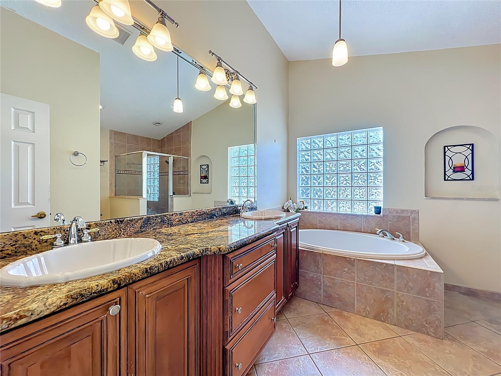 SANLANDO SPGS LAKE OAKS SEC - Residential