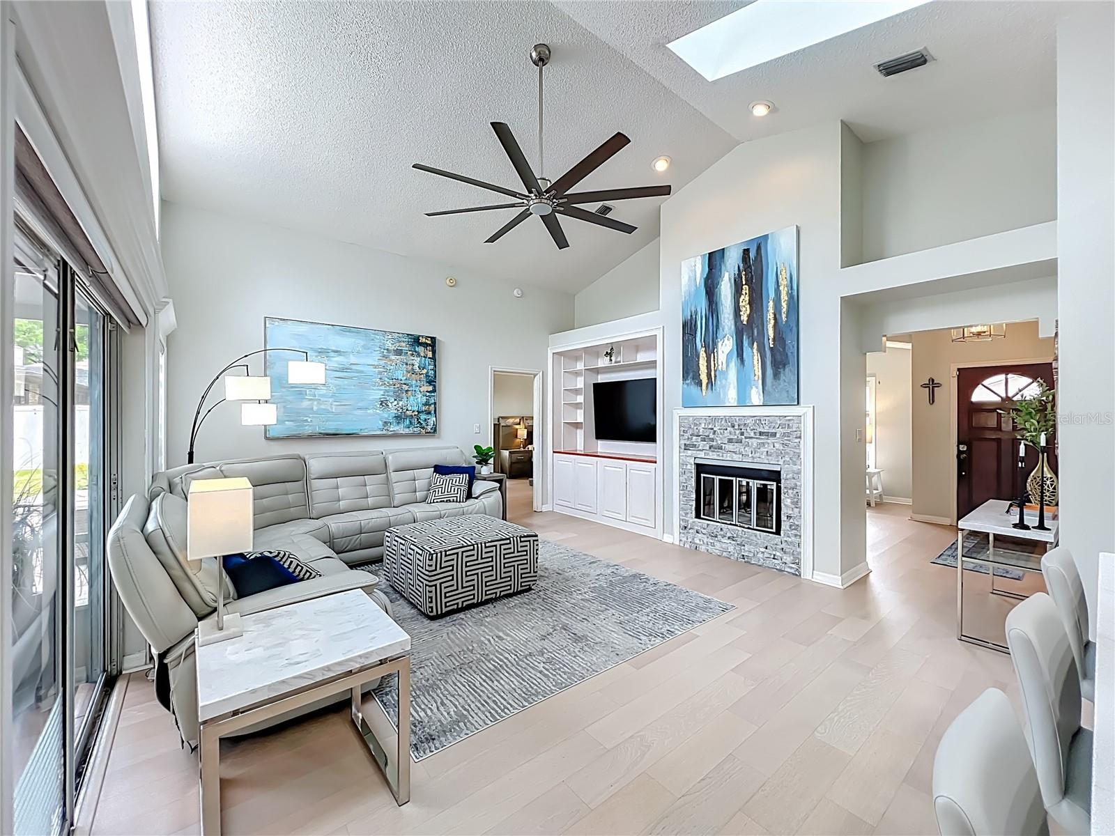 SANLANDO SPGS LAKE OAKS SEC - Residential