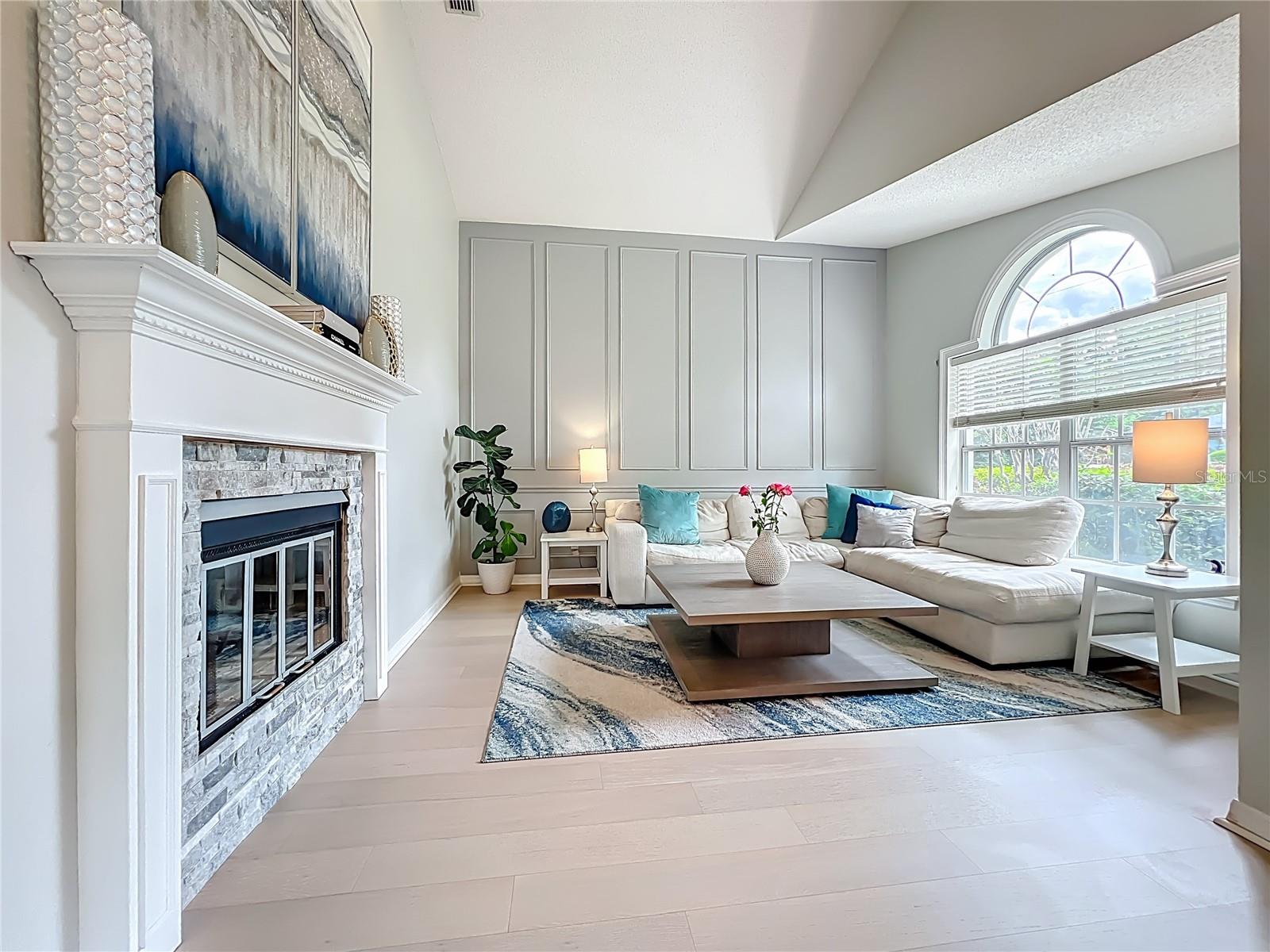 SANLANDO SPGS LAKE OAKS SEC - Residential