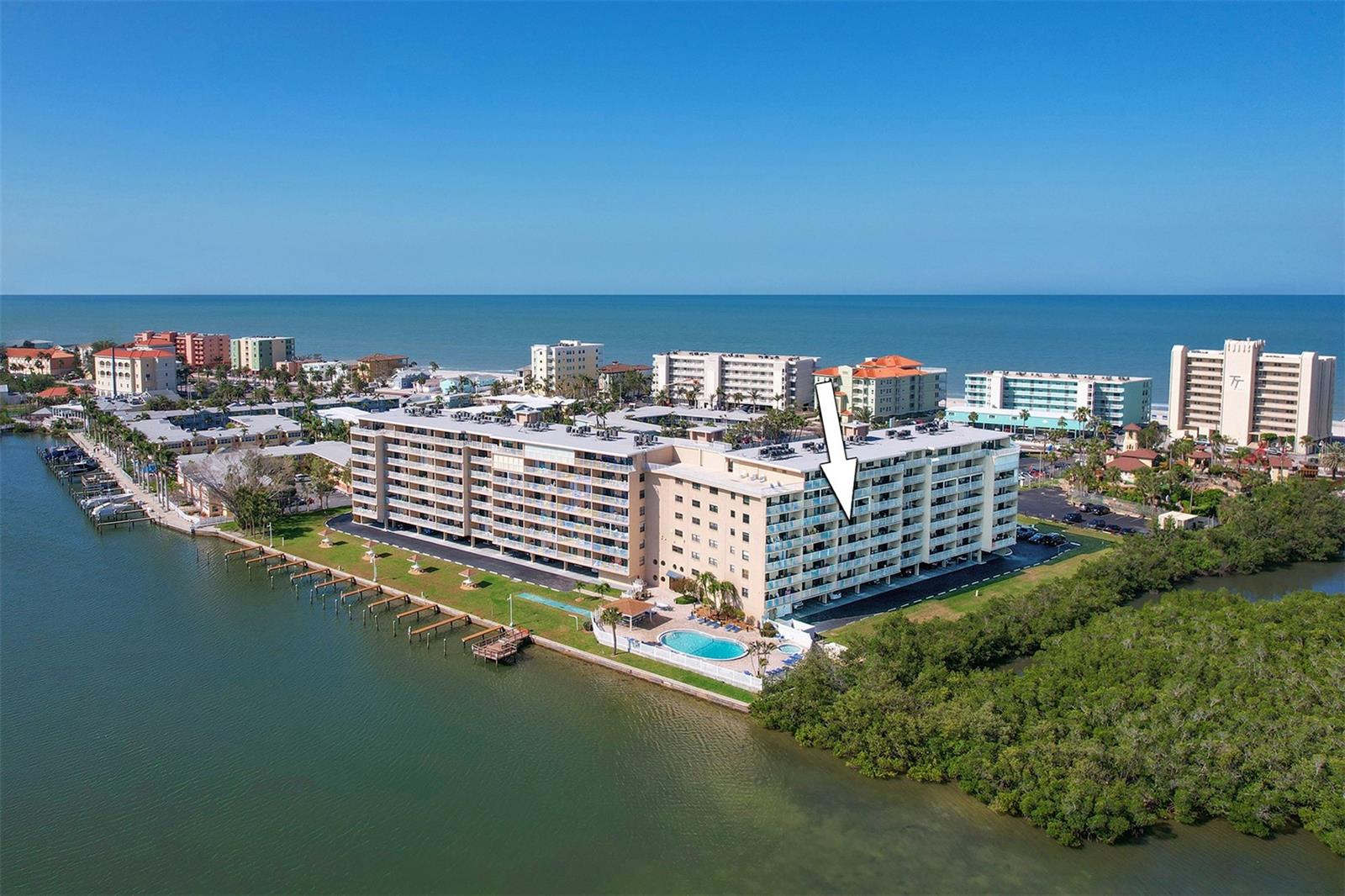 BAY SHORES YACHT & TENNIS CLUB - Residential