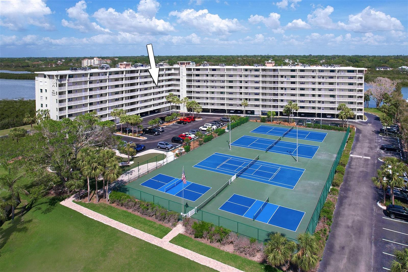 BAY SHORES YACHT & TENNIS CLUB - Residential