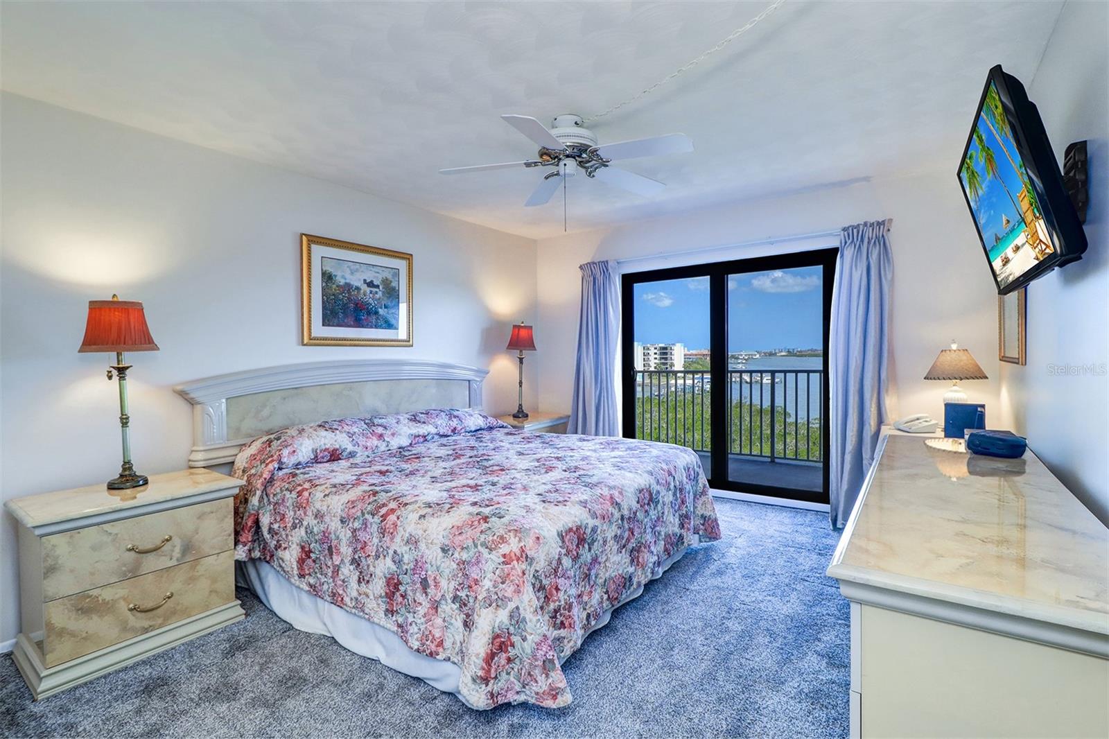 BAY SHORES YACHT & TENNIS CLUB - Residential