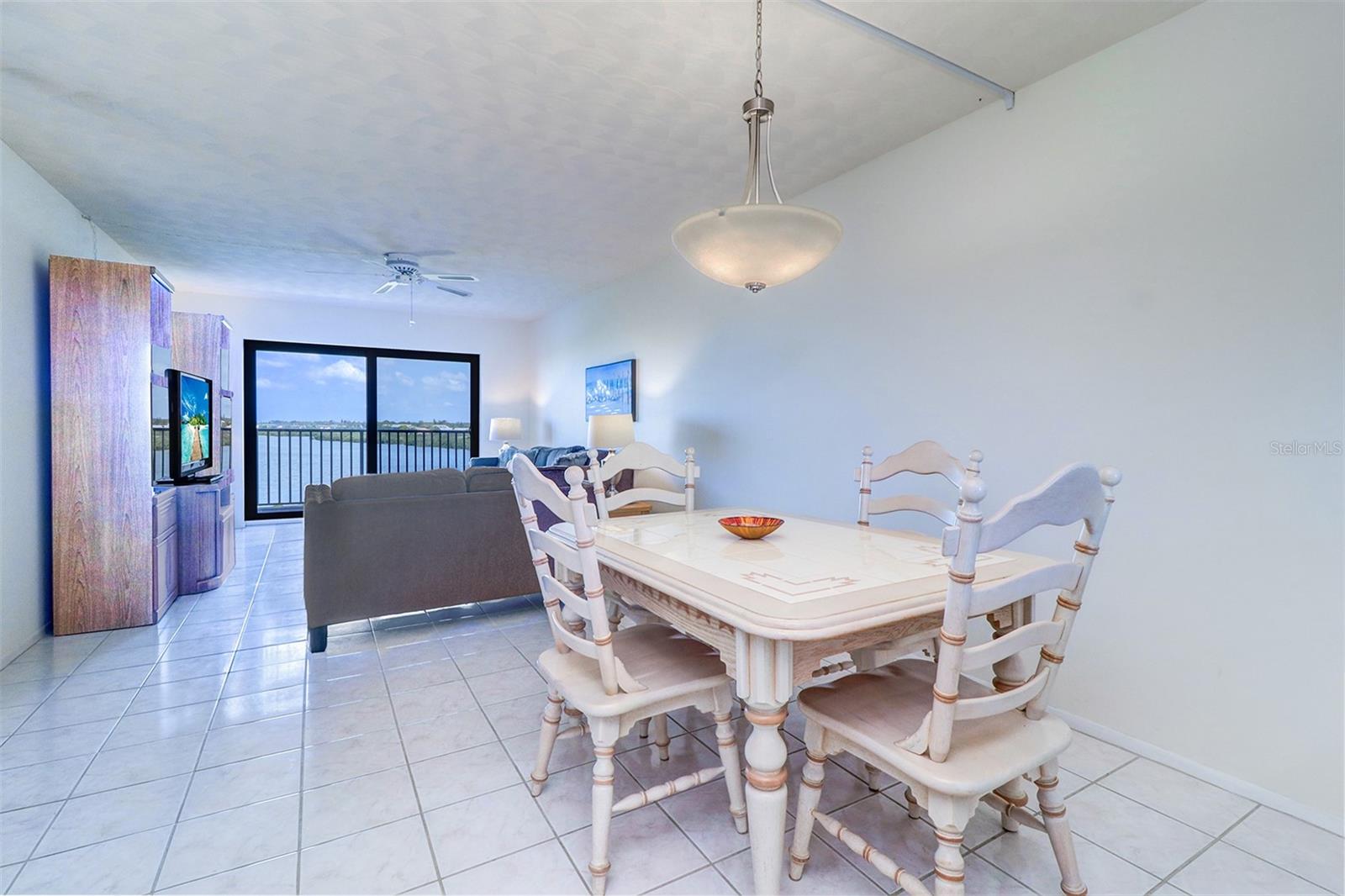 BAY SHORES YACHT & TENNIS CLUB - Residential