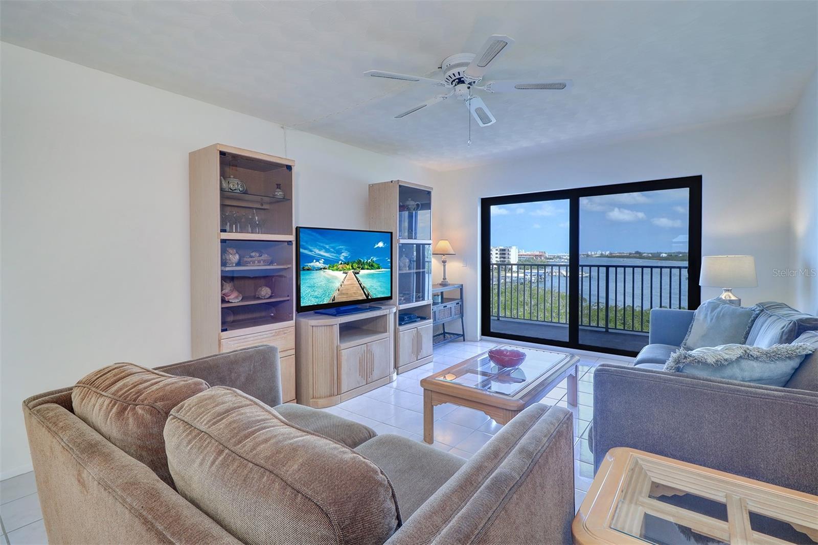 BAY SHORES YACHT & TENNIS CLUB - Residential