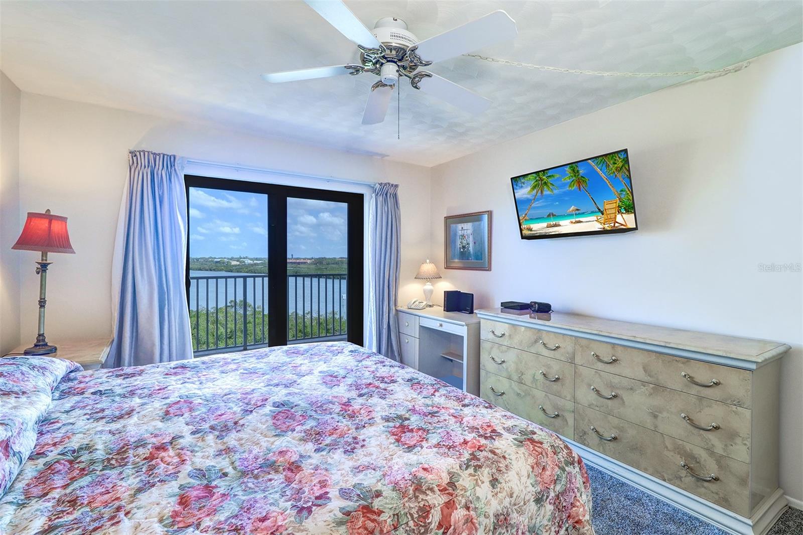 BAY SHORES YACHT & TENNIS CLUB - Residential