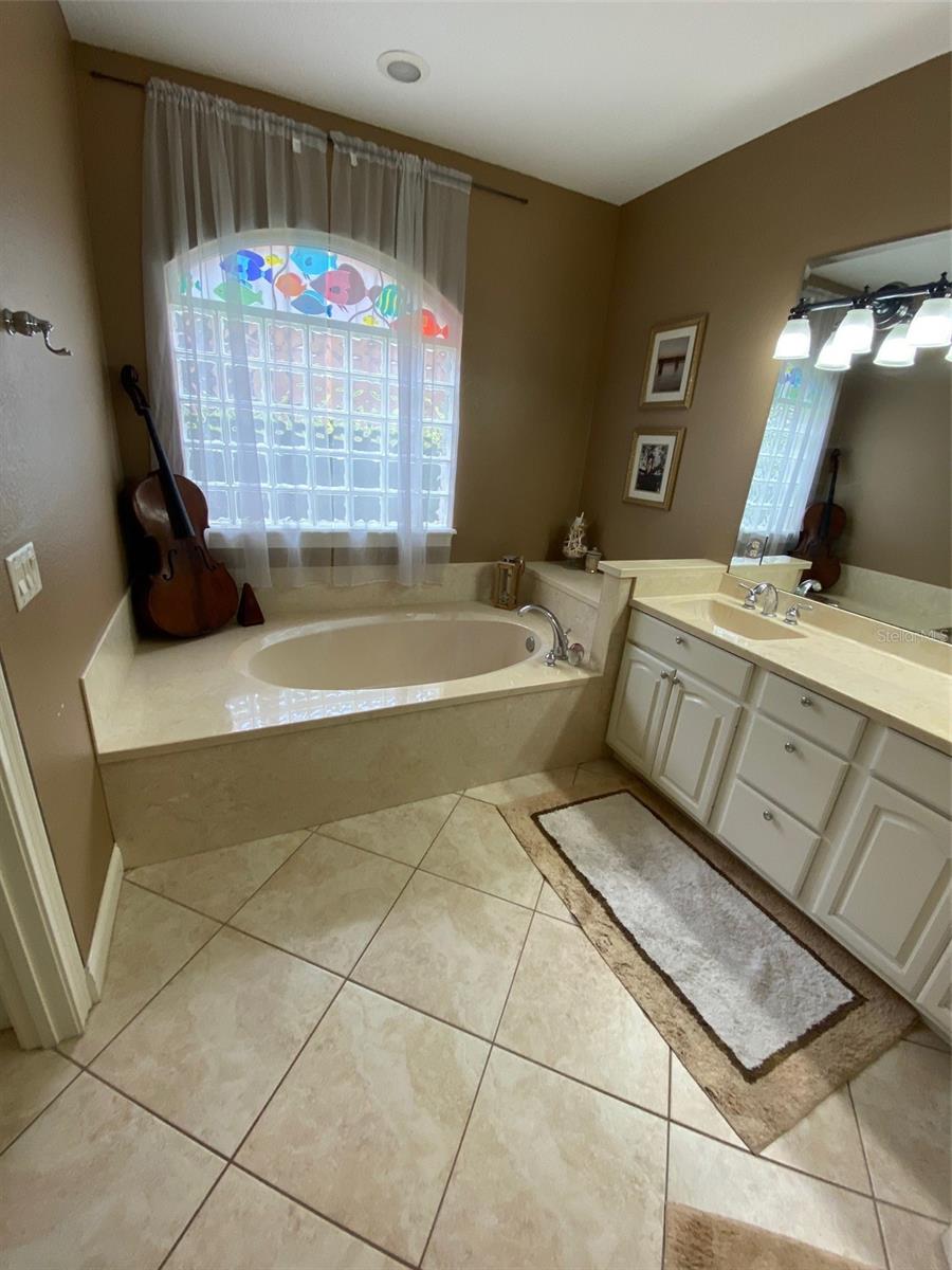 WOODBRIDGE ON GREEN - Residential