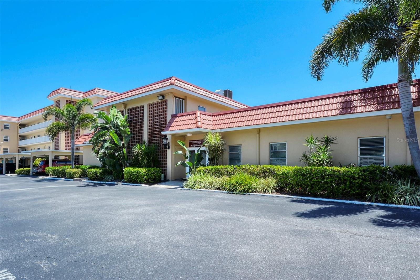 SIESTA HARBOR I - Residential Lease