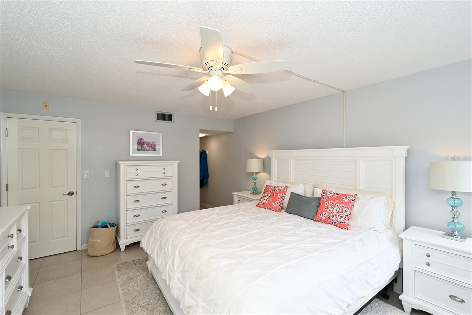 SIESTA HARBOR I - Residential Lease