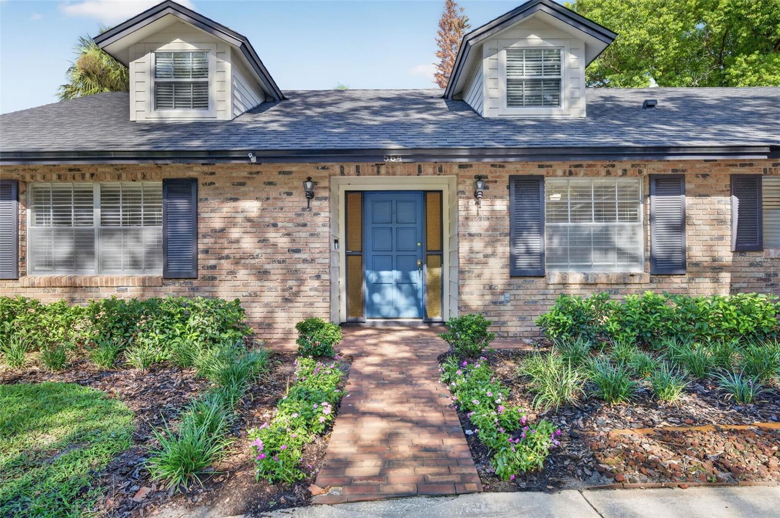 564 BROOKSIDE CIRCLE