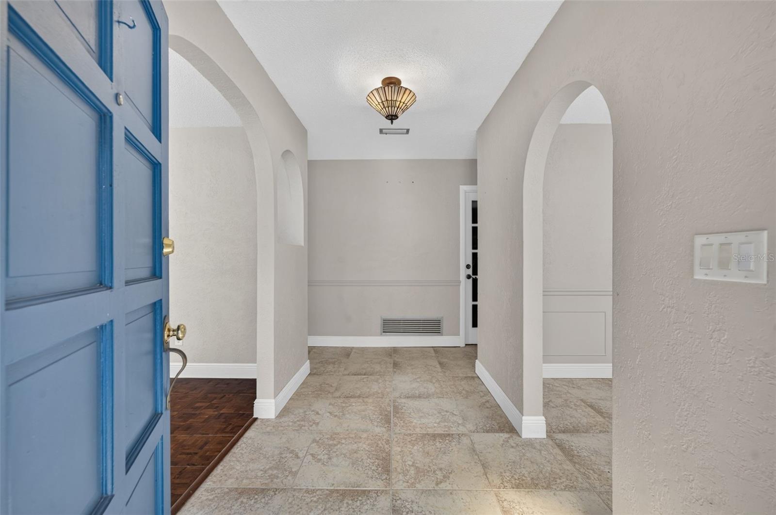 564 BROOKSIDE CIRCLE