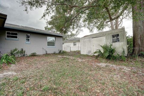 A home in DEBARY