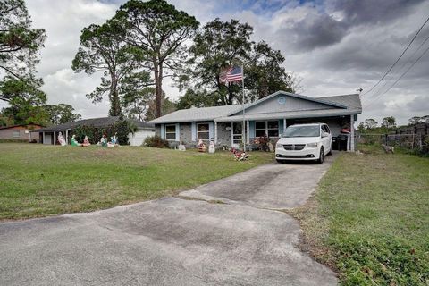 A home in DEBARY