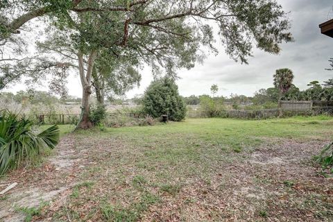 A home in DEBARY