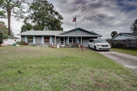 A home in DEBARY