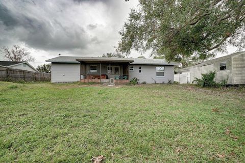 A home in DEBARY