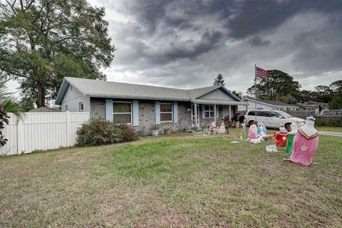 A home in DEBARY