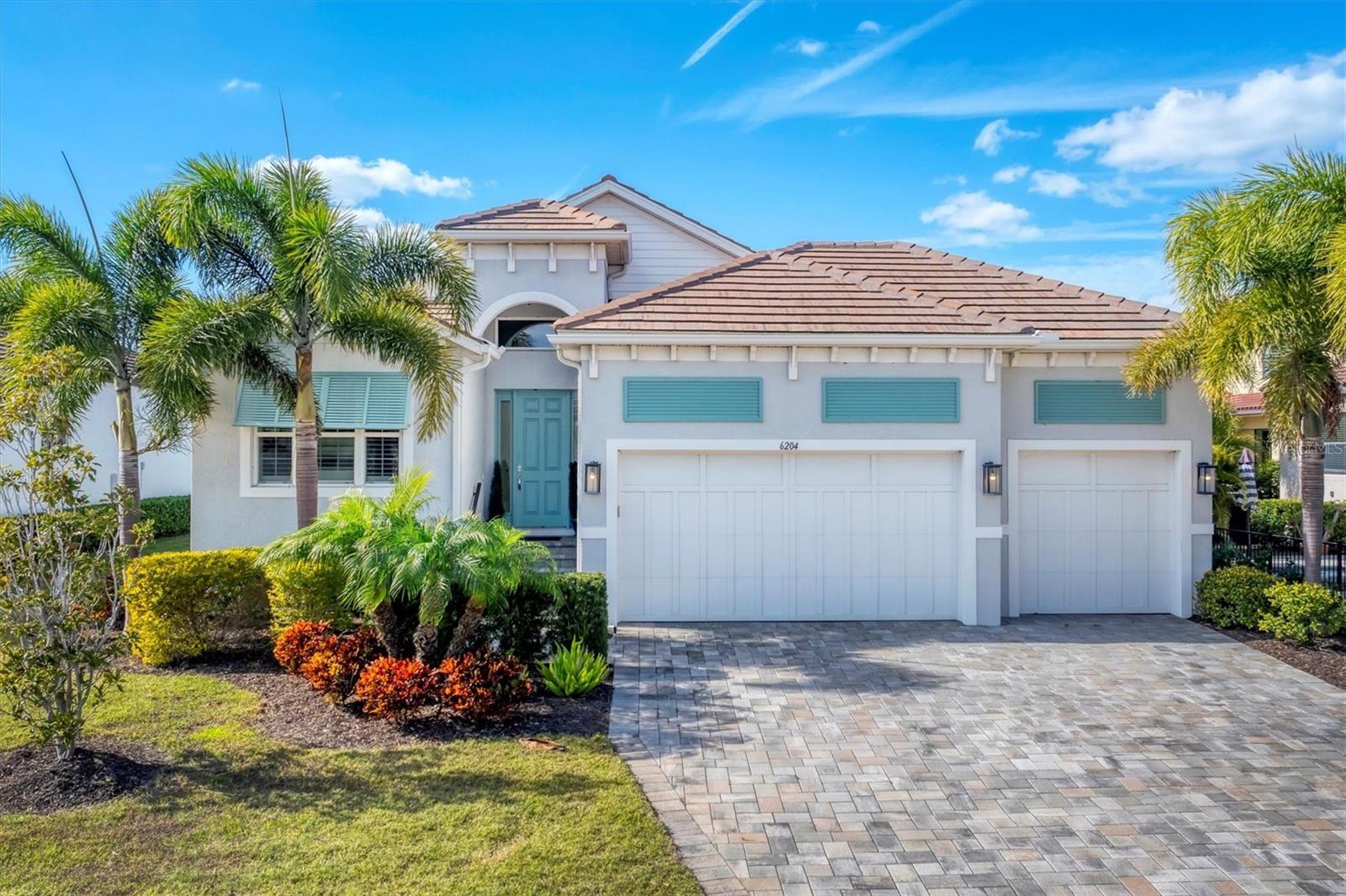 LEGENDS BAY - Residential