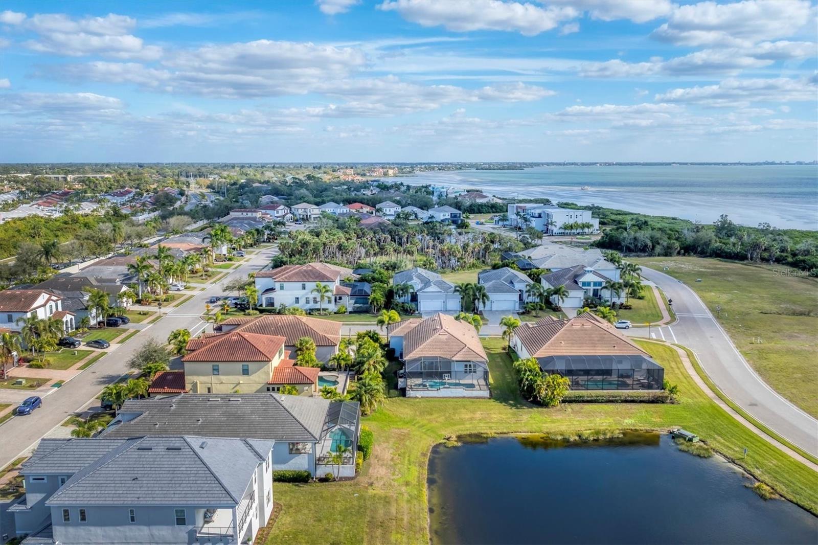 LEGENDS BAY - Residential