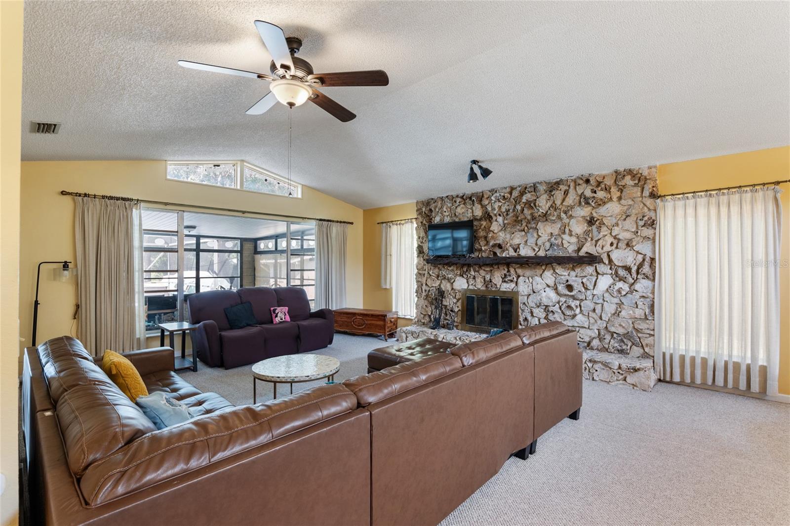 BOOK F PAGE 25 - Residential