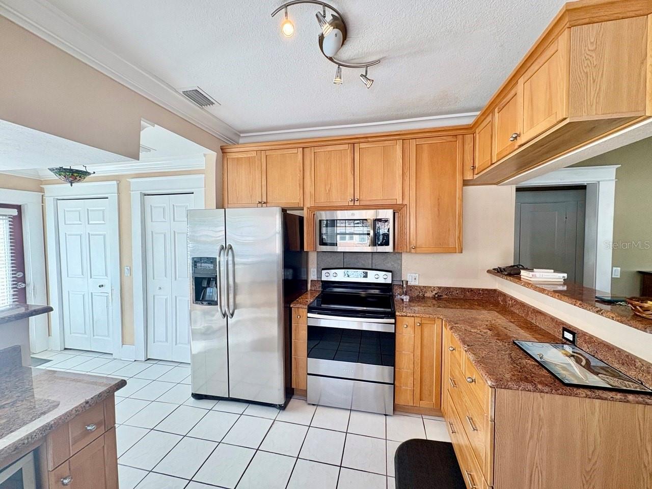 RIVERCREST - Residential Lease