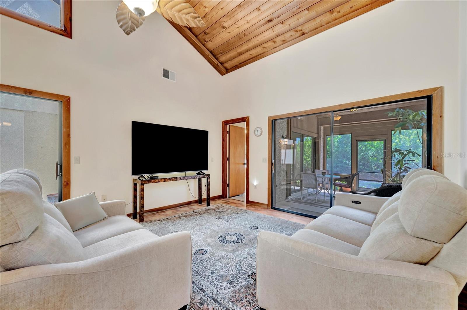 PINE BAY FOREST - Residential