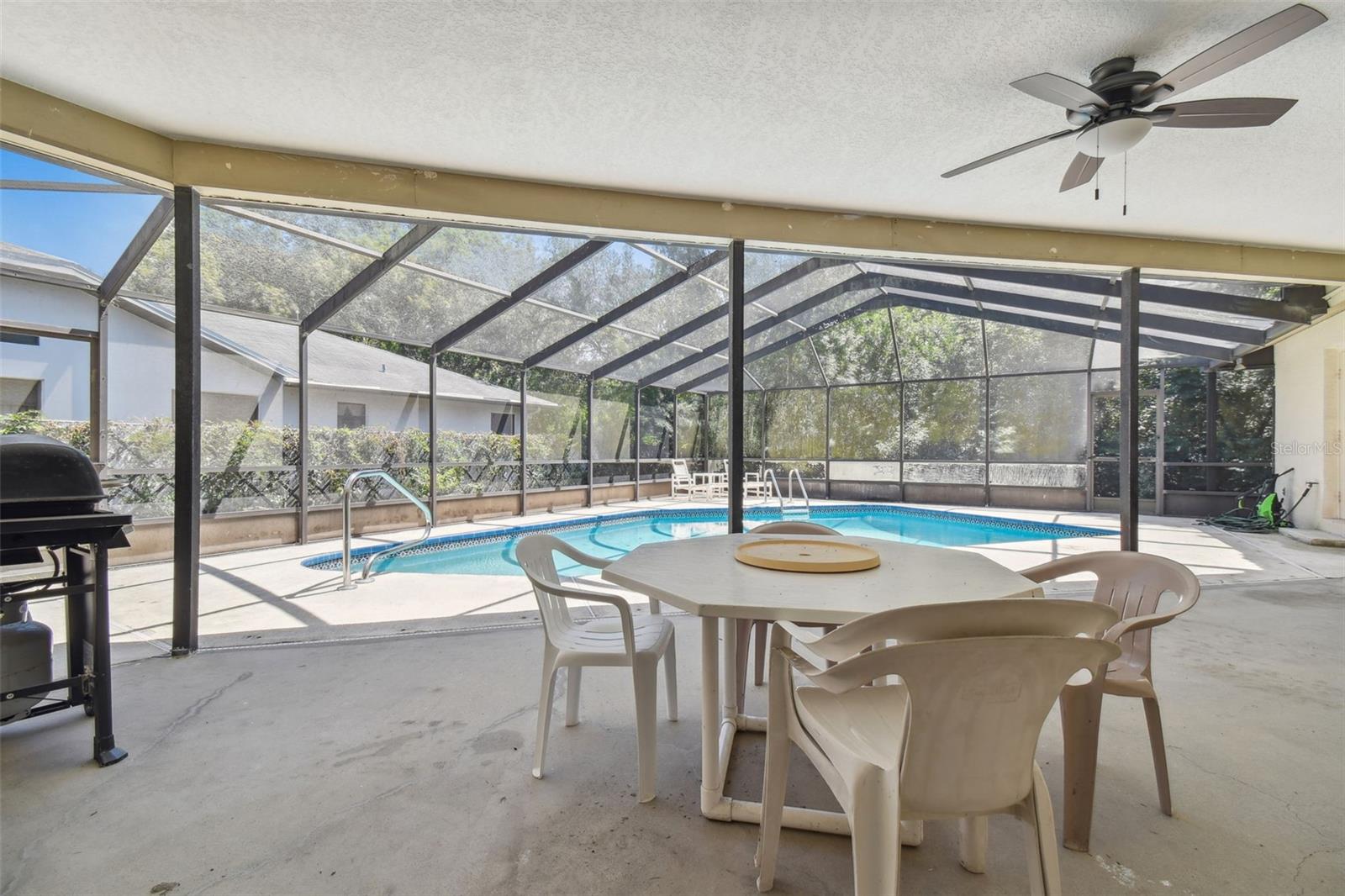 LAKESIDE WOODLANDS - Residential