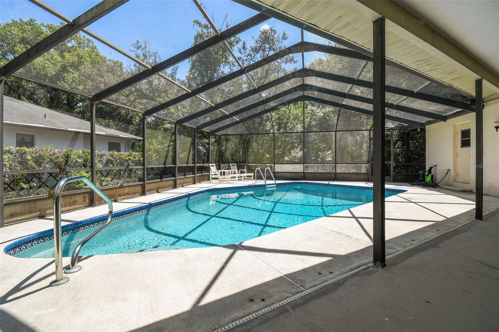 LAKESIDE WOODLANDS - Residential