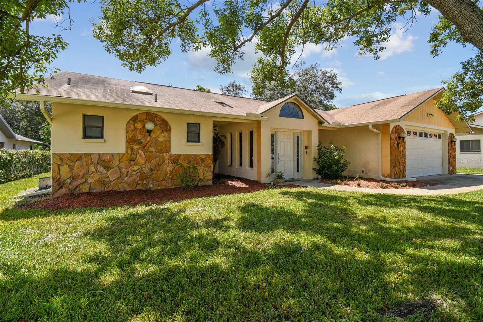 LAKESIDE WOODLANDS - Residential