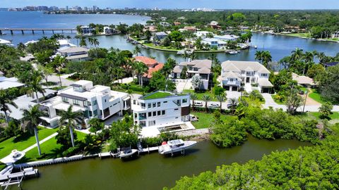 A home in SARASOTA