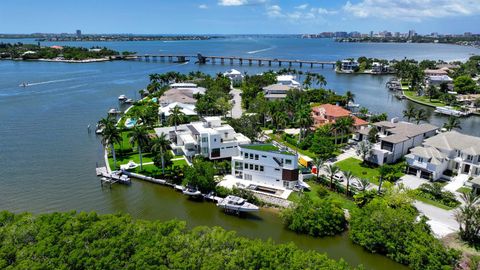 A home in SARASOTA