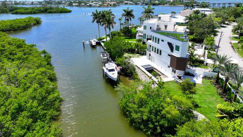 A home in SARASOTA