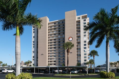 Photo of 7300 Sun Island Drive S #1501, South Pasadena, FL 33707 (MLS # TB8560568)