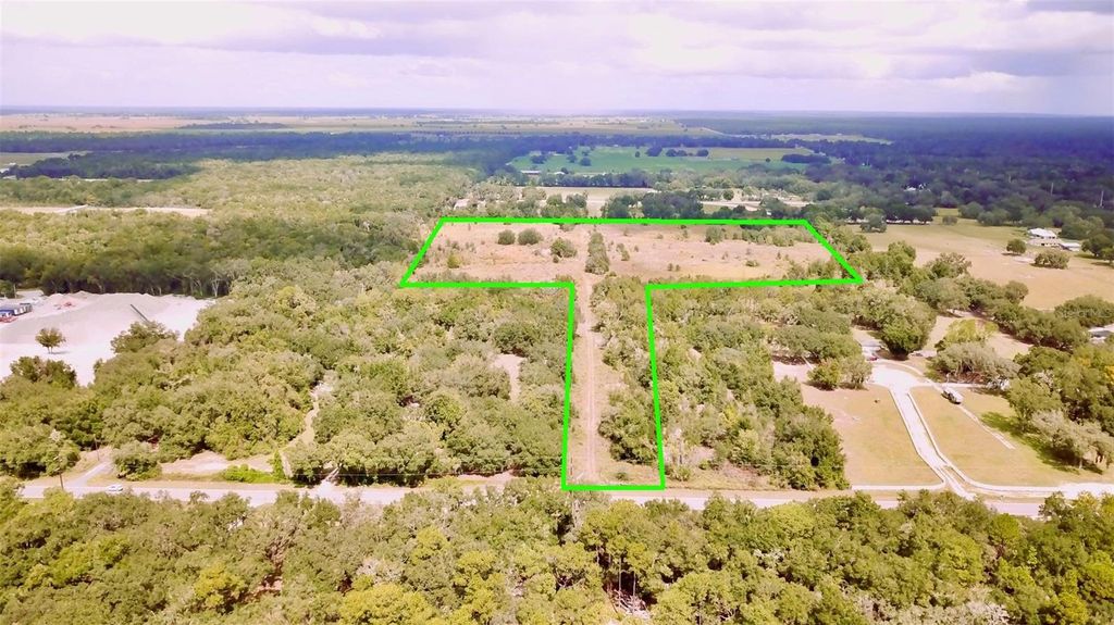 Photo of 14385 SW Highway 484, Dunnellon, FL 34432 (MLS # W7879622)