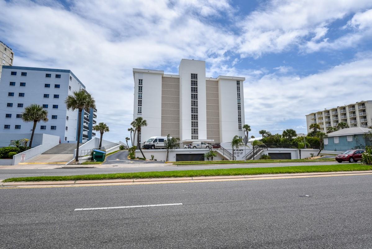 ATLANTIS CONDO - Residential