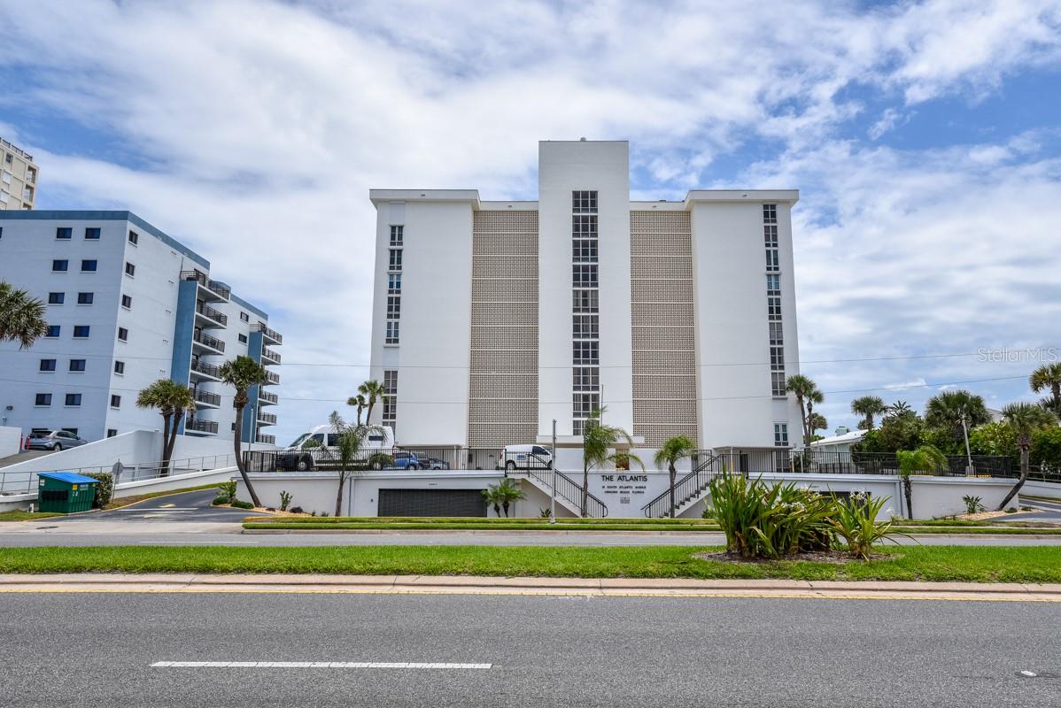 ATLANTIS CONDO - Residential