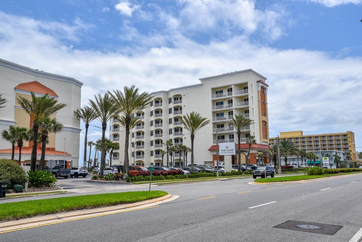 ATLANTIS CONDO - Residential