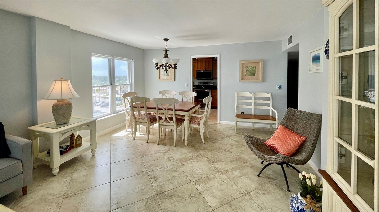 ATLANTIS CONDO - Residential