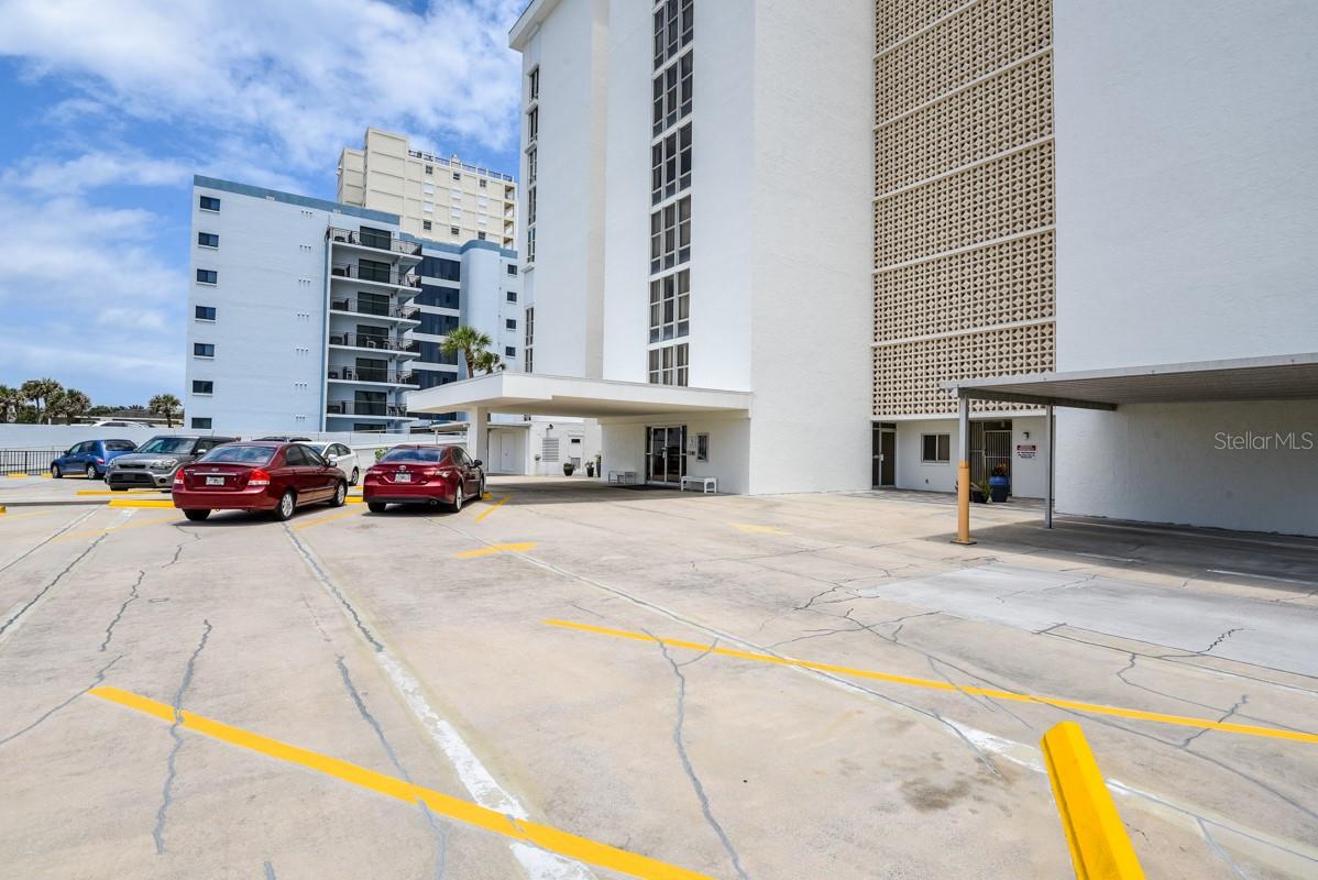 ATLANTIS CONDO - Residential