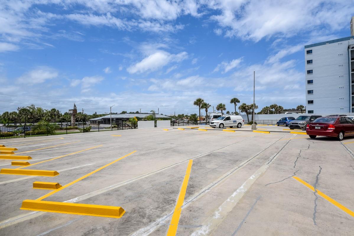 ATLANTIS CONDO - Residential