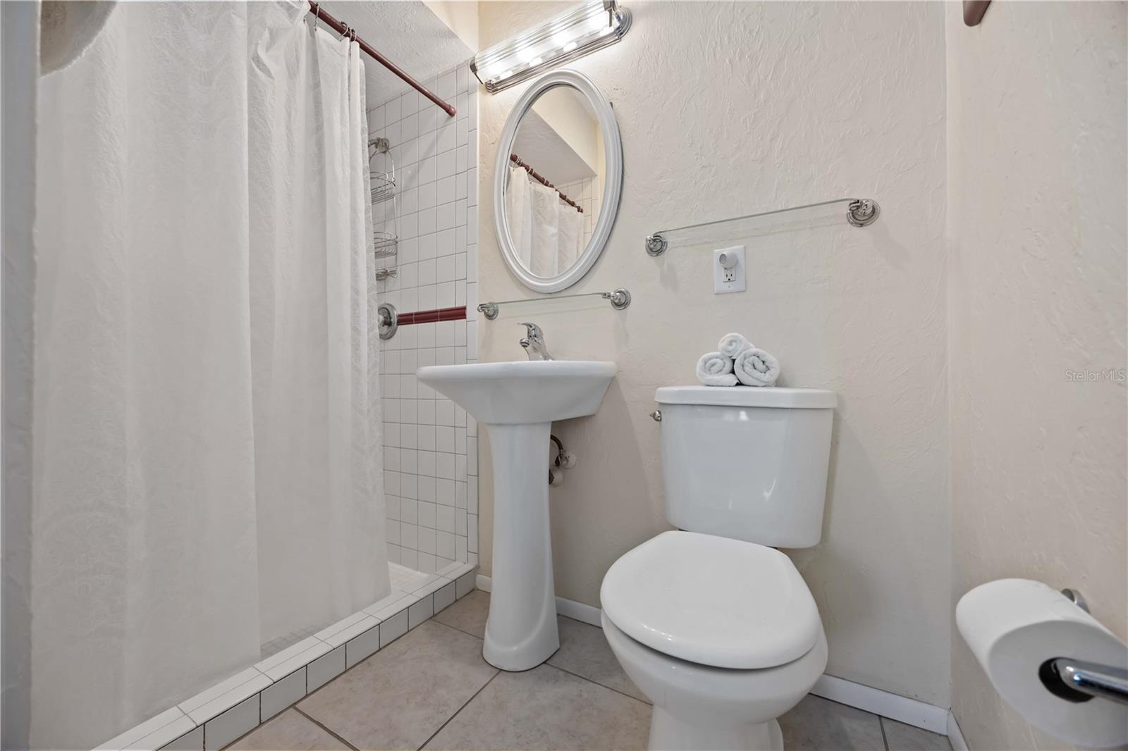 SOUTH VENICE UN 1 - Residential