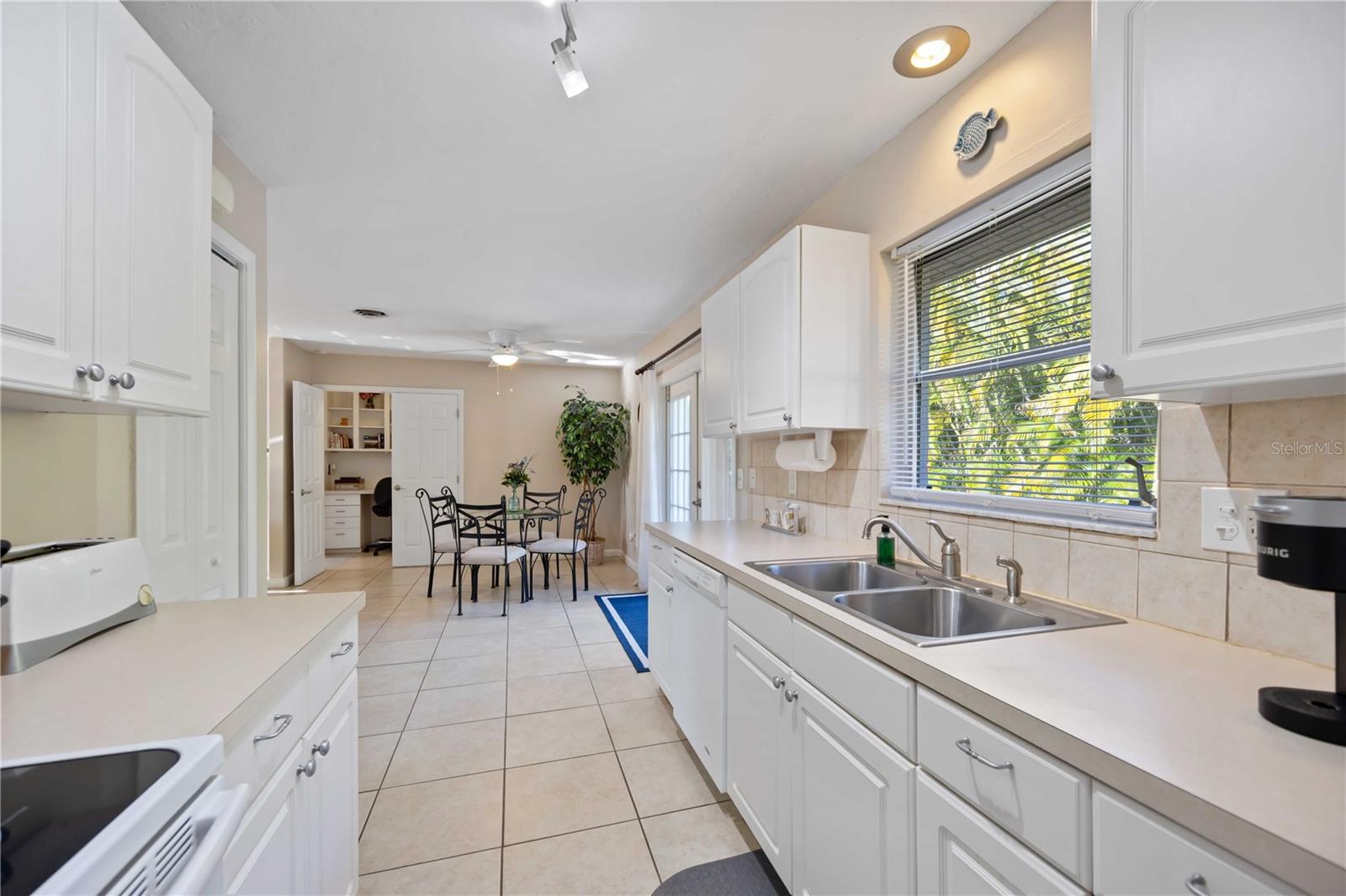 SOUTH VENICE UN 1 - Residential