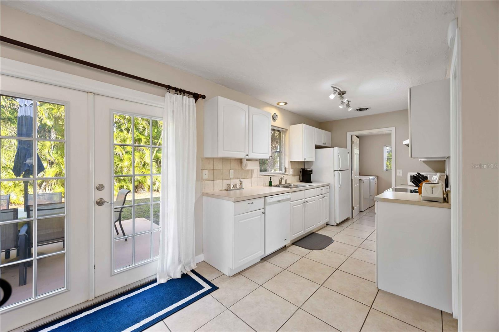 SOUTH VENICE UN 1 - Residential