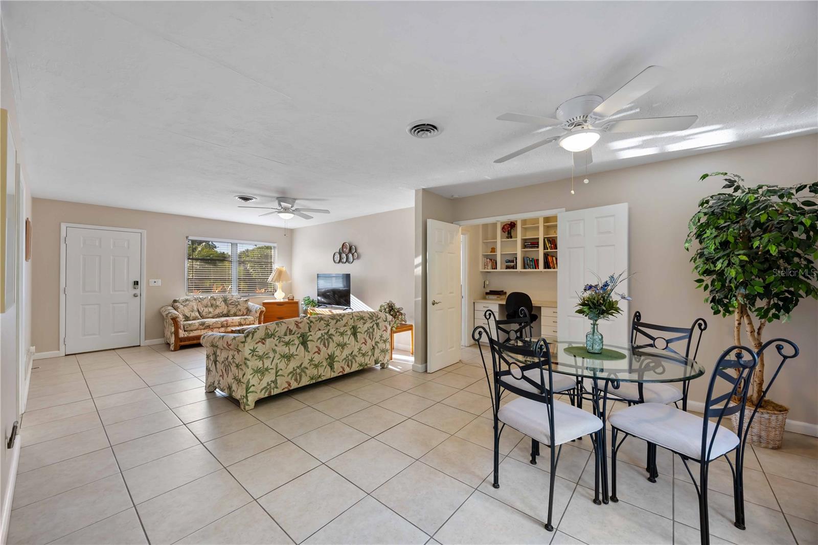 SOUTH VENICE UN 1 - Residential