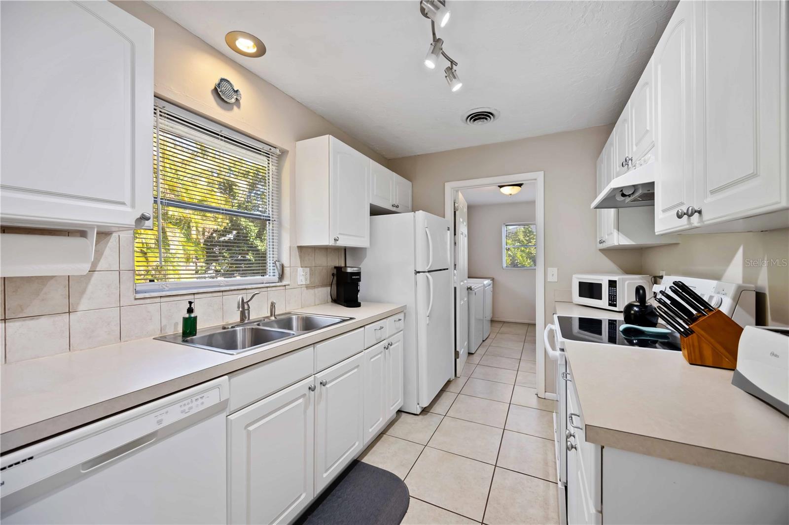 SOUTH VENICE UN 1 - Residential