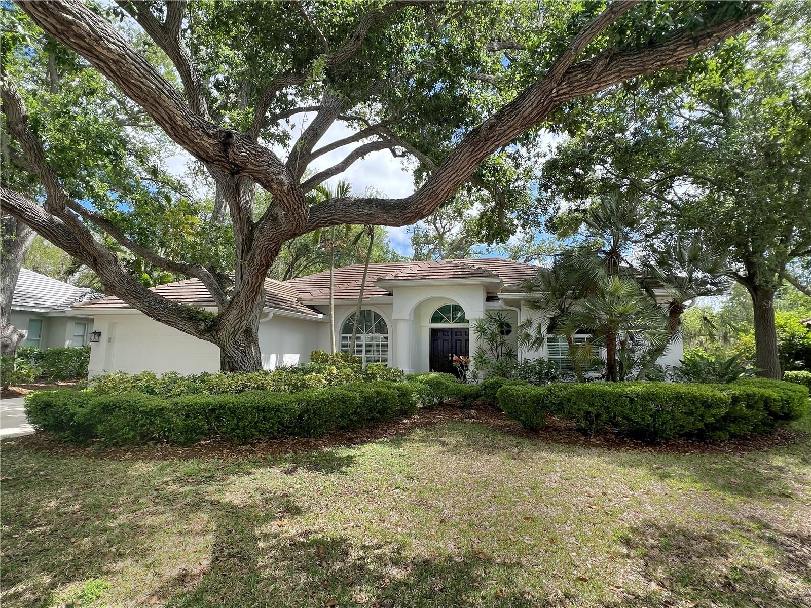 2152 CALUSA LAKES BOULEVARD