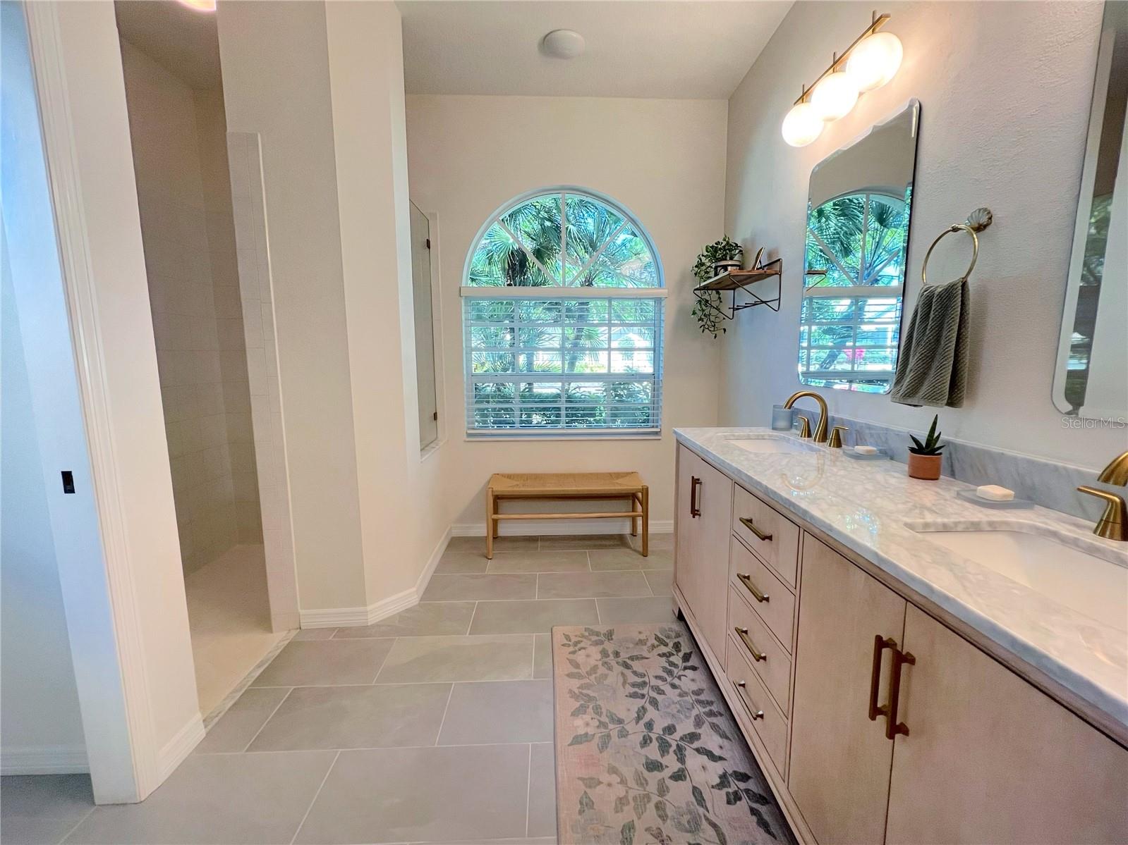 CALUSA LAKES - Residential