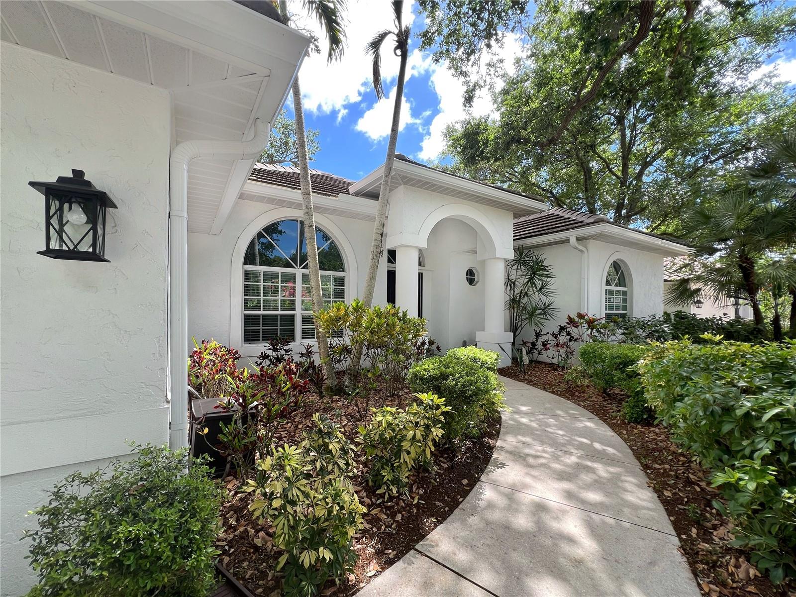 2152 CALUSA LAKES BOULEVARD